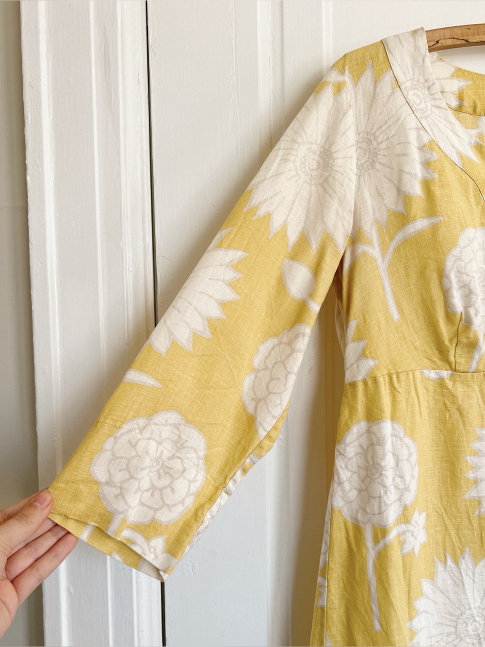 Boden • Notch Neck Tunic Dress linen shift Super Sunflower yellow floral - Picture 6 of 10